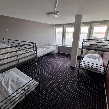 Isas Hostel Берлин Екстериор снимка