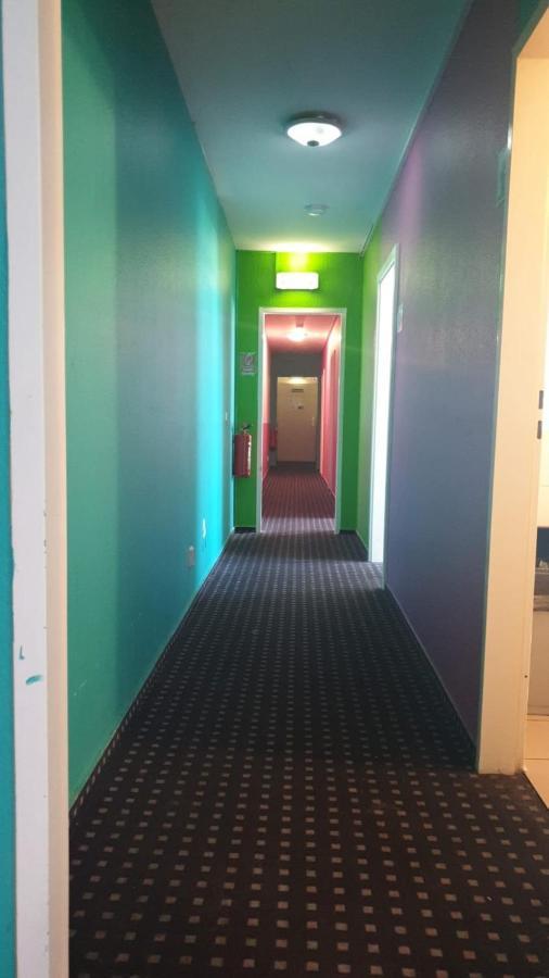 Isas Hostel Берлин Екстериор снимка