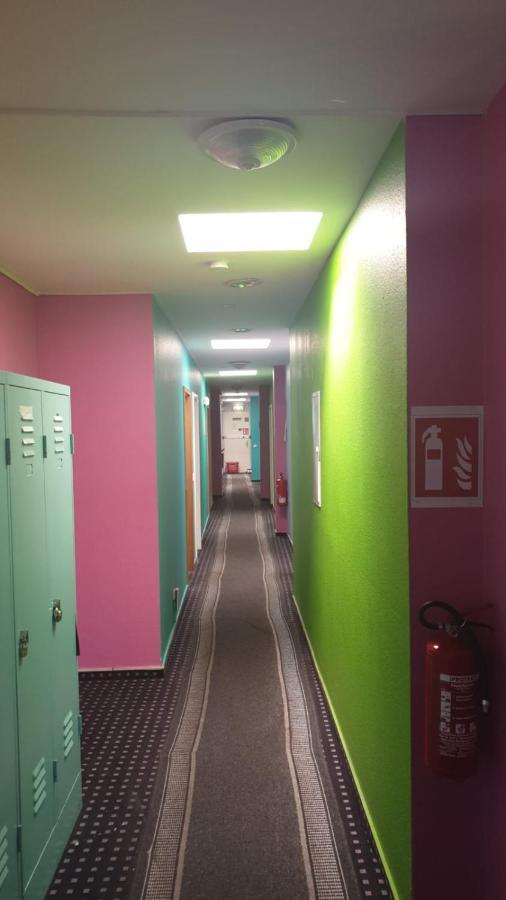 Isas Hostel Берлин Екстериор снимка