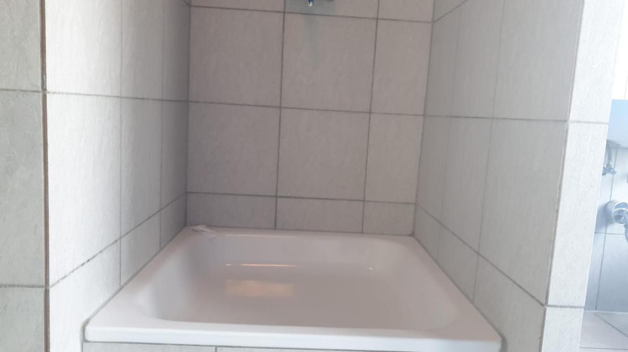 Isas Hostel Берлин Екстериор снимка