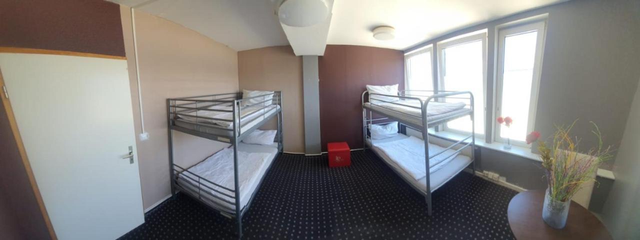 Isas Hostel Берлин Екстериор снимка