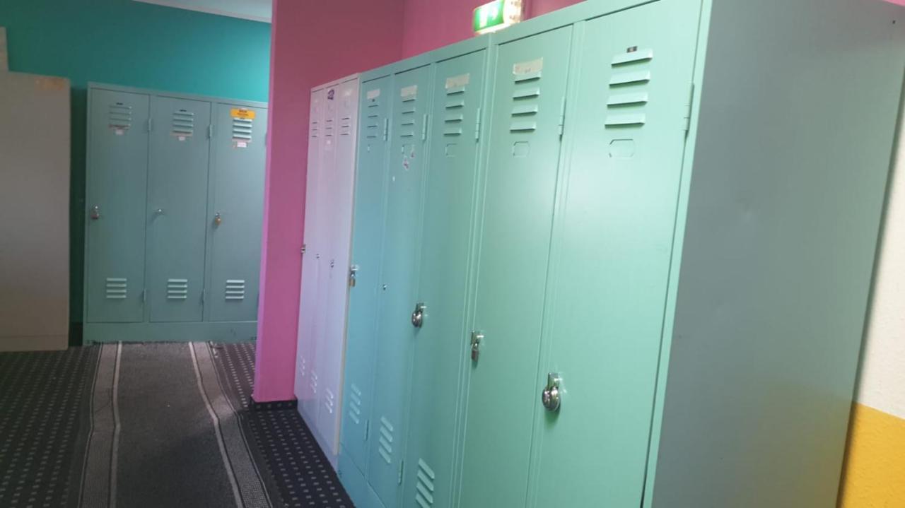 Isas Hostel Берлин Екстериор снимка