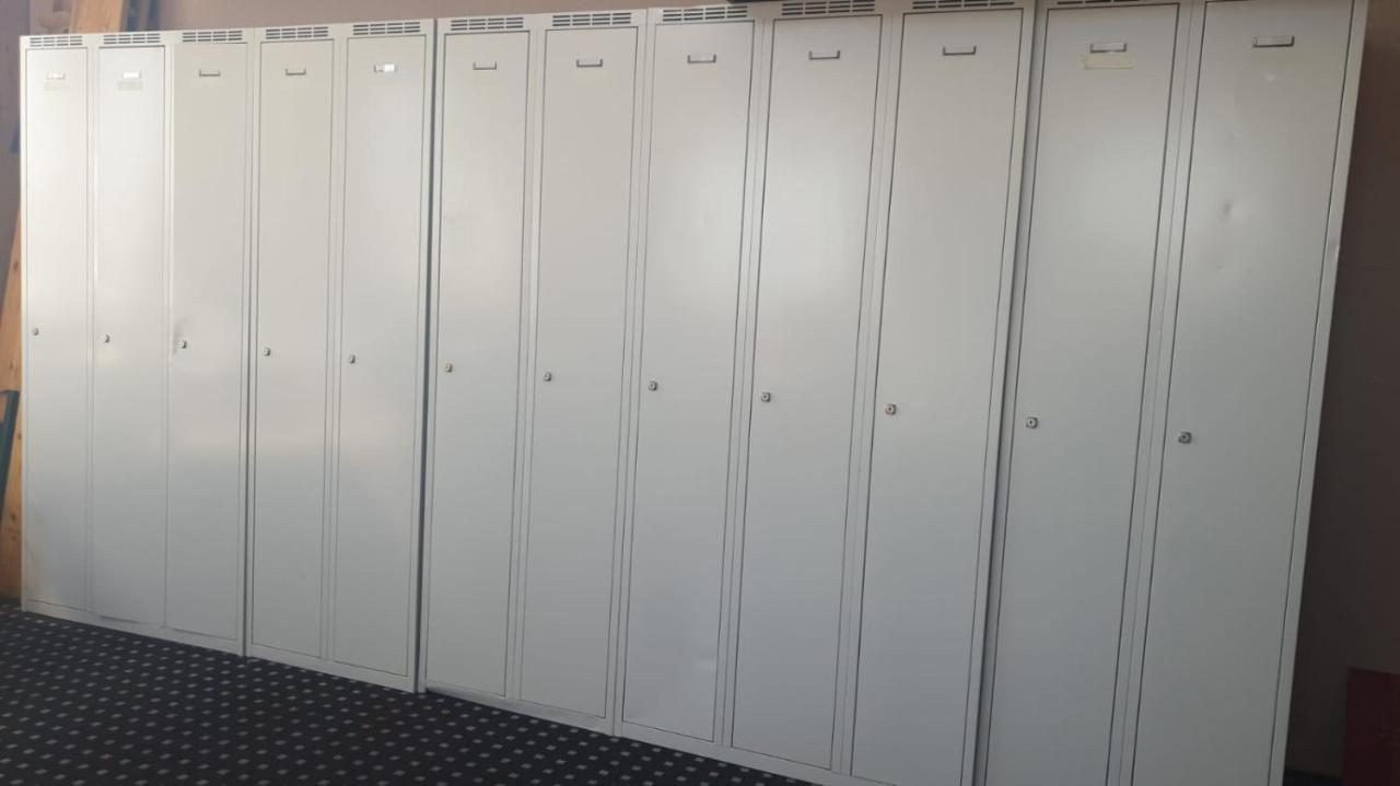 Isas Hostel Берлин Екстериор снимка